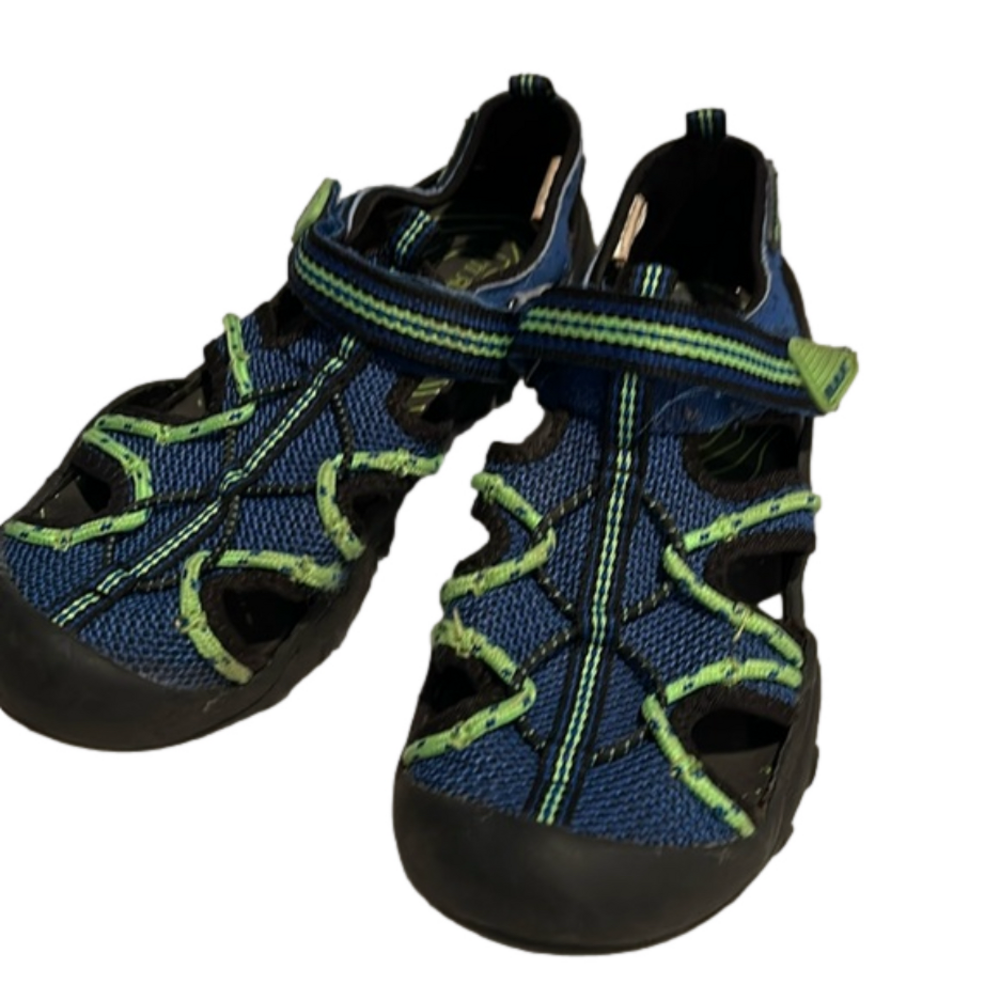 Water Shoes  boys size 3